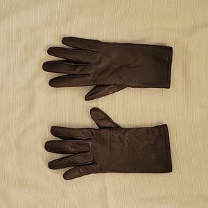 Adrienne Vittadini Eggplant Color Supple Leather Driving Gloves